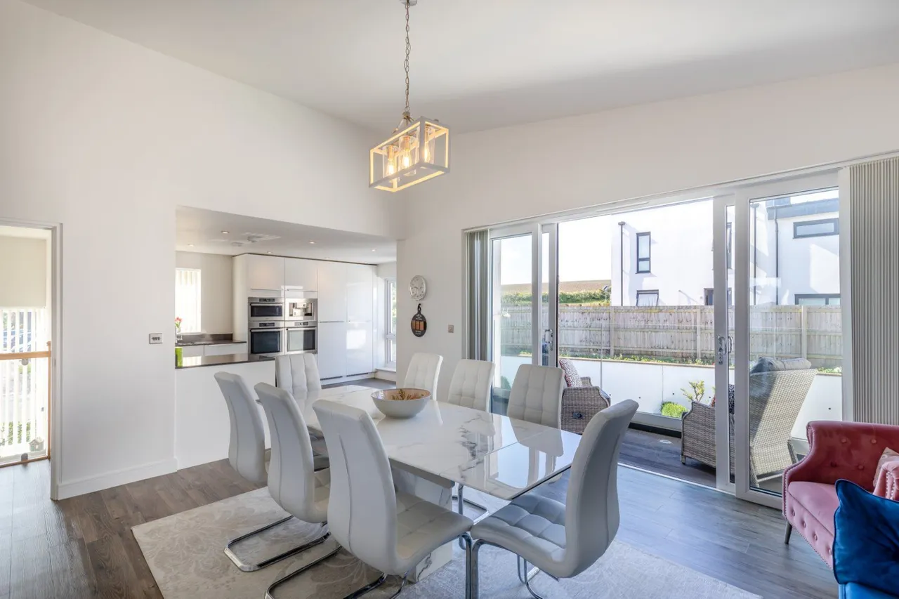 Sea View Crescent, Perranporth, Cornwall, TR6 0FN, photo 5