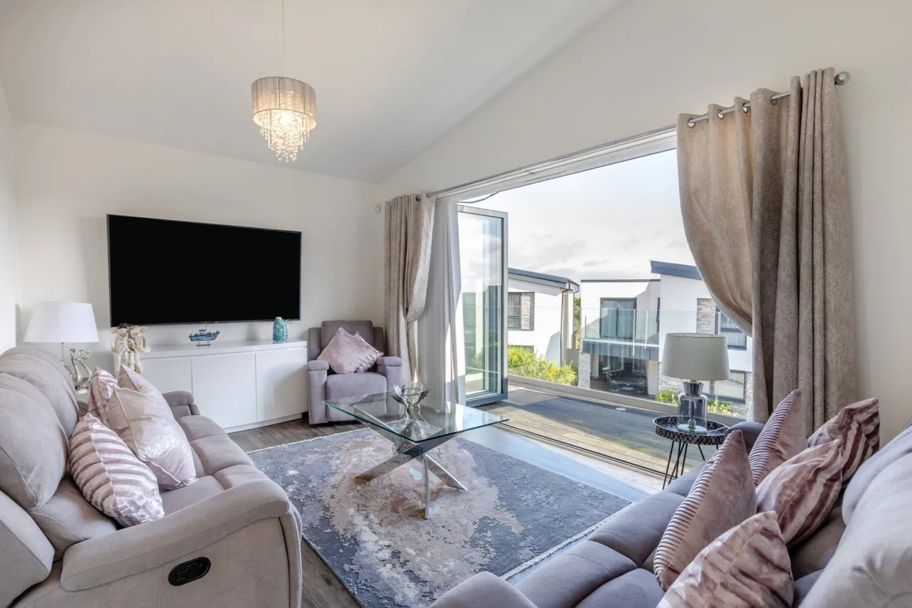 Sea View Crescent, Perranporth, Cornwall, TR6 0FN, photo 4