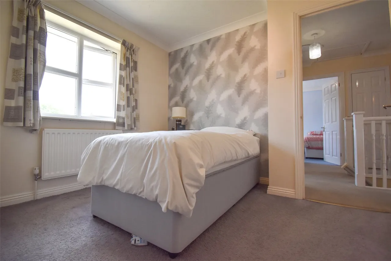 Laurel Gardens, Aldershot, Hampshire, GU11 3TQ, photo 16