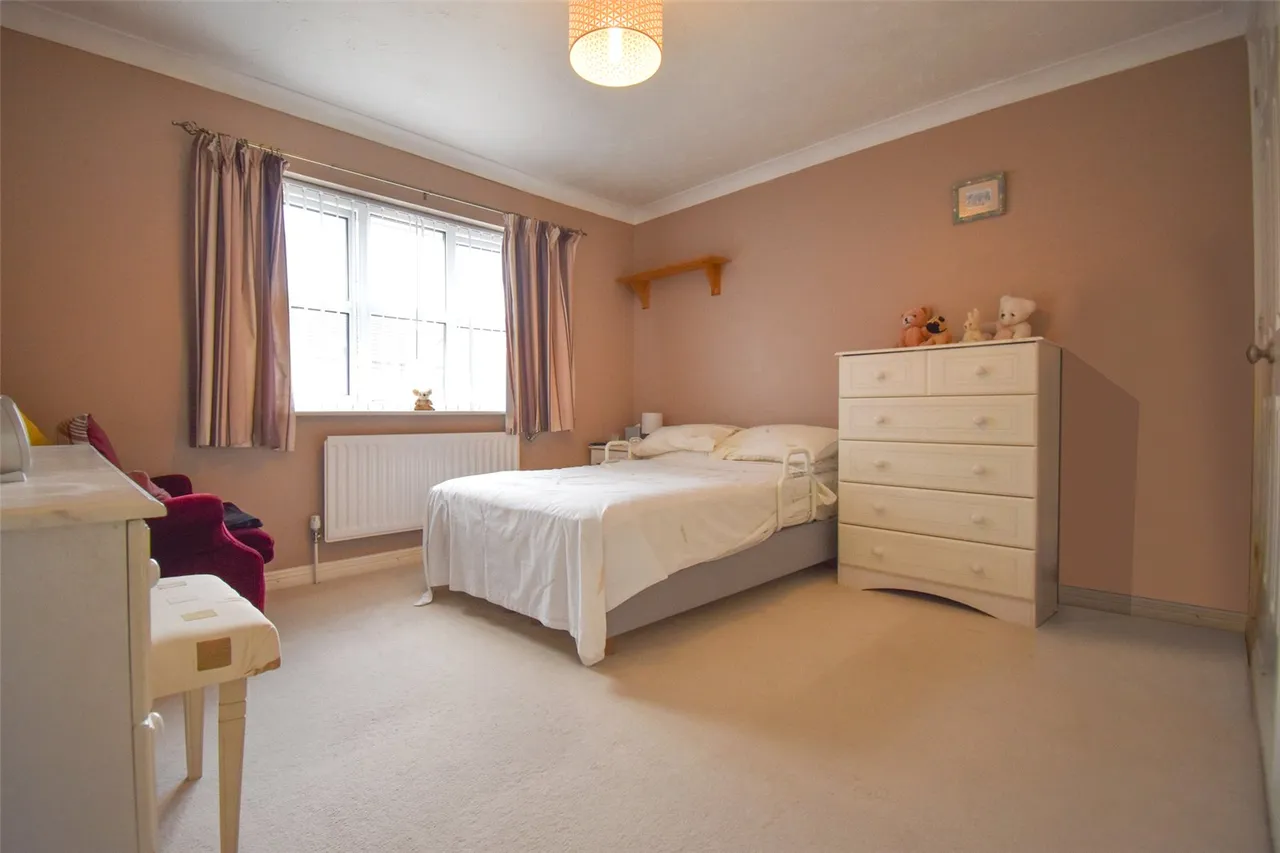 Laurel Gardens, Aldershot, Hampshire, GU11 3TQ, photo 14
