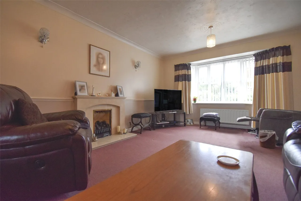 Laurel Gardens, Aldershot, Hampshire, GU11 3TQ, photo 2
