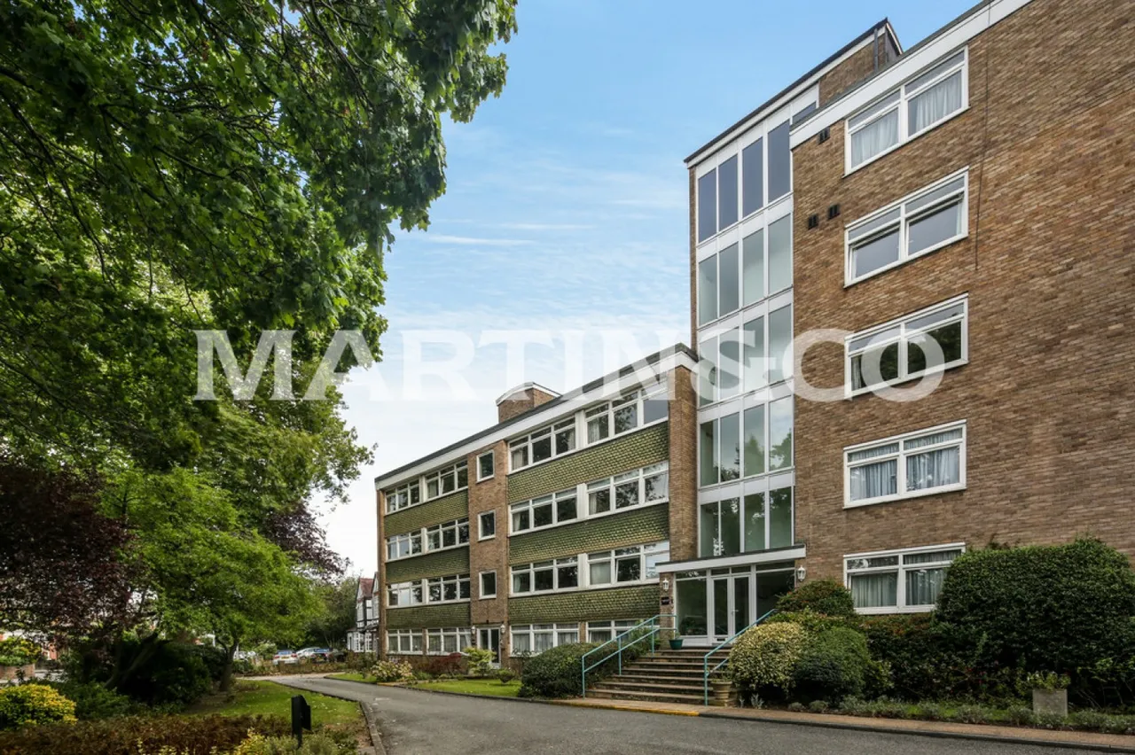 2 bed flat for sale — St Mary's Lodge, St Mary's Avenue, Wanstead
