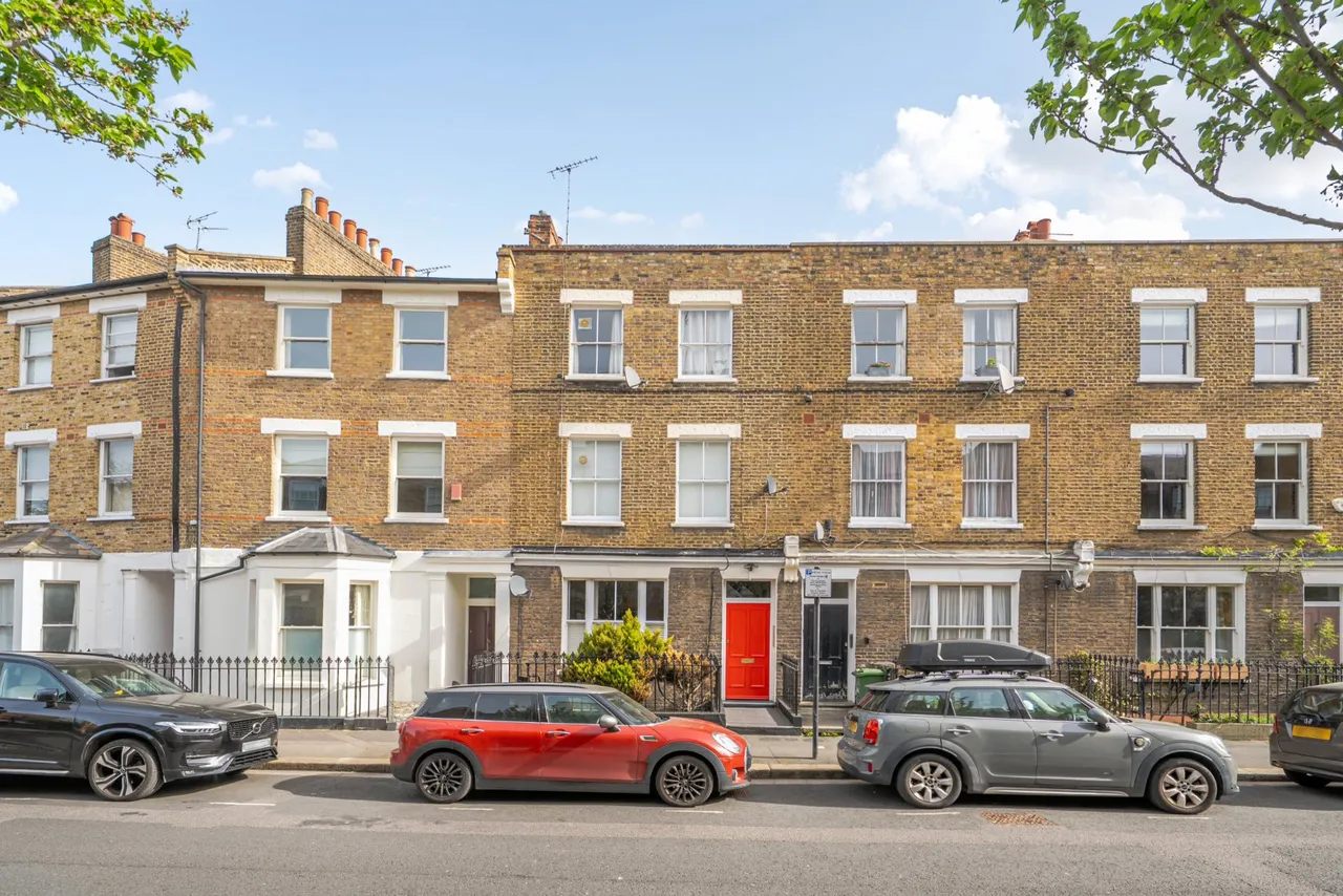 2 bed flat for sale — Blythe Road, Brook Green, London, W14