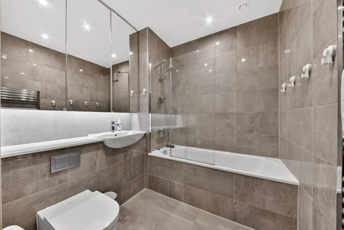Ferry Lane, London, N17, photo 11
