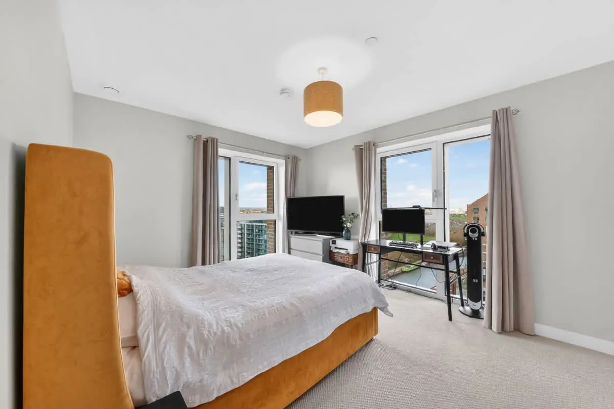 Ferry Lane, London, N17, photo 9