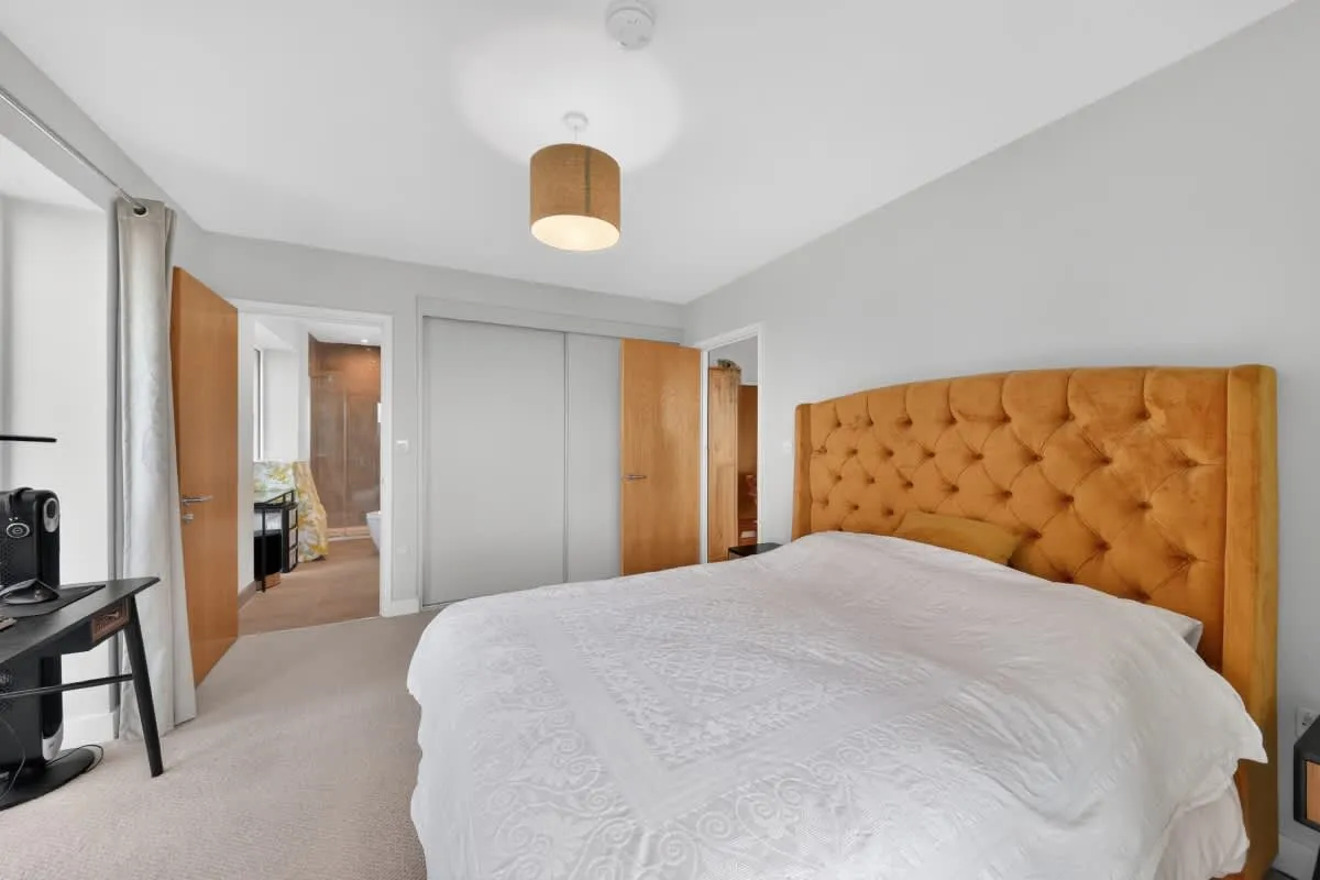Ferry Lane, London, N17, photo 8