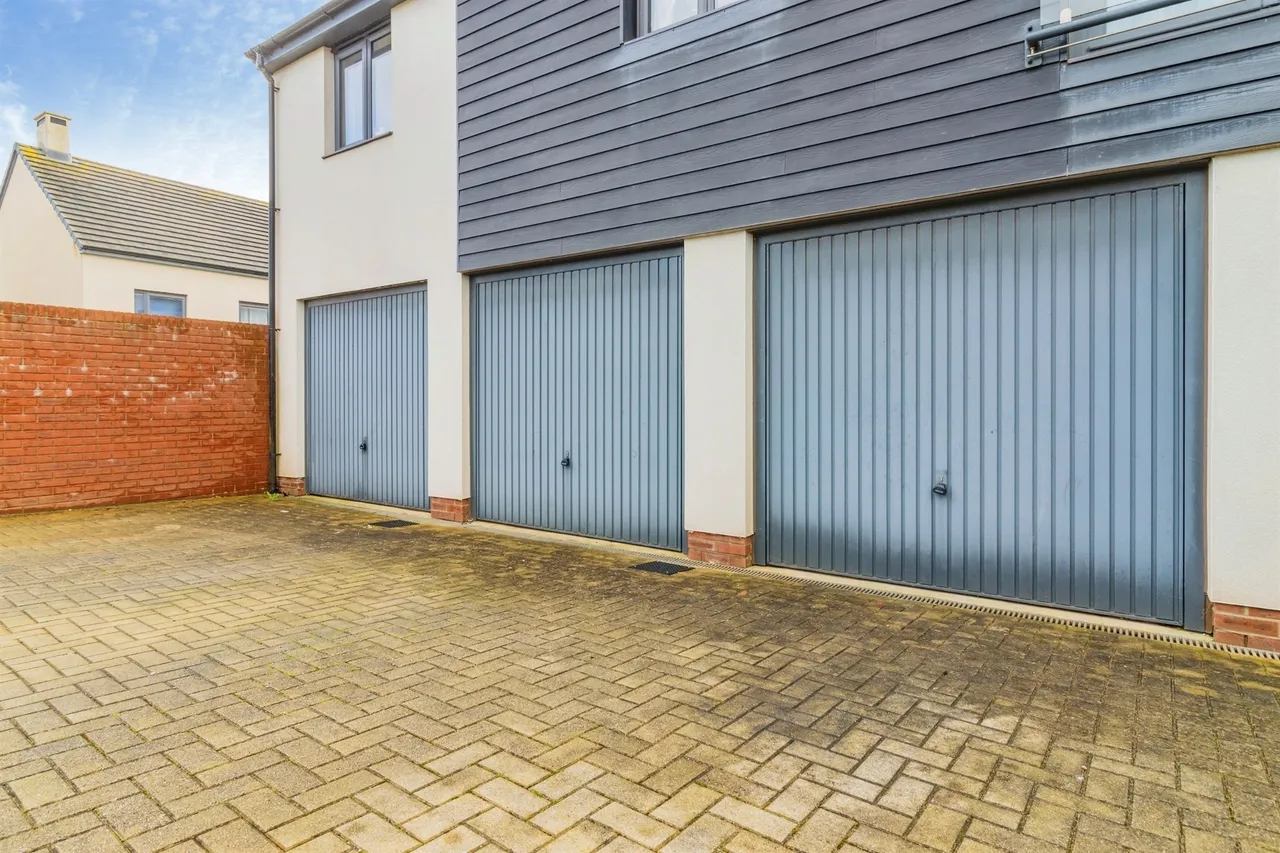 Oathills Place, Paignton, TQ4, photo 11