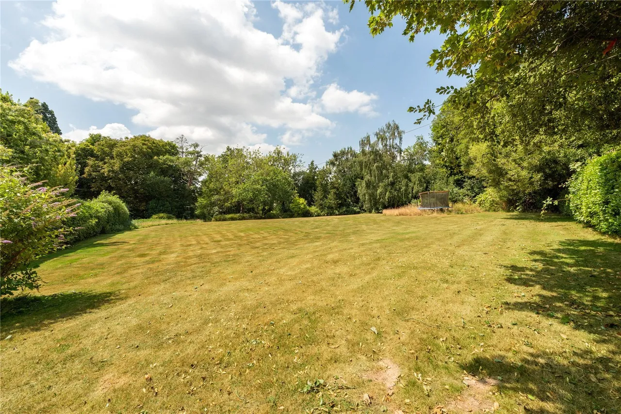The Street, Betchworth, RH3, photo 22