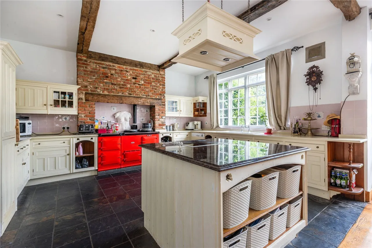 The Street, Betchworth, RH3, photo 8