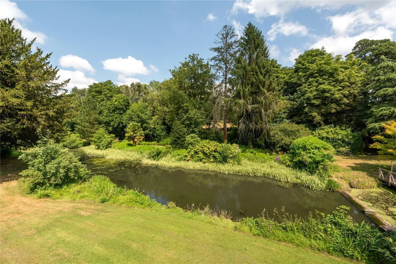 The Street, Betchworth, RH3, photo 2