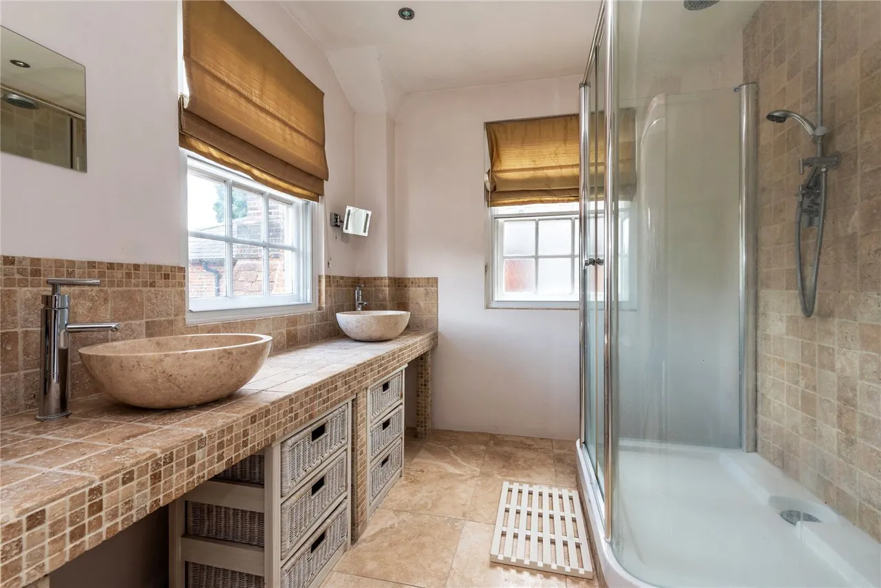The Street, Betchworth, RH3, photo 18