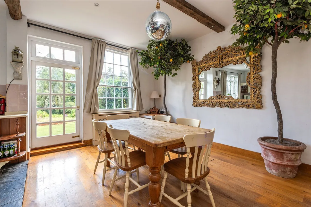 The Street, Betchworth, RH3, photo 6