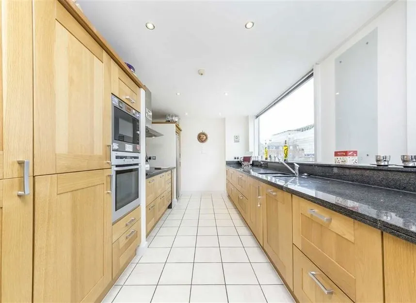Basin Approach, Limehouse, E14, photo 3
