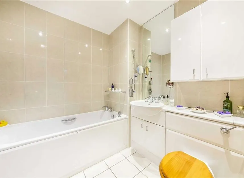 Basin Approach, Limehouse, E14, photo 7