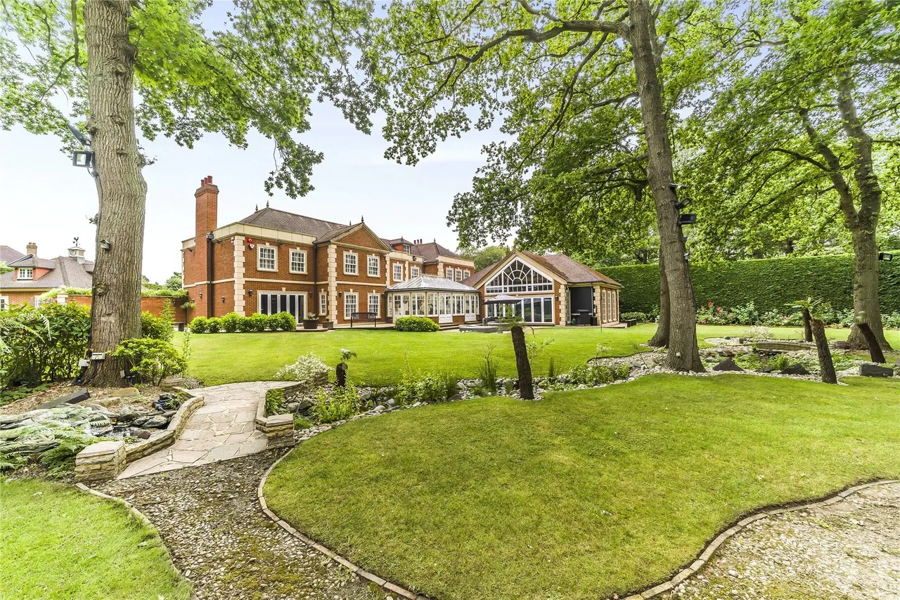 Wood Way, Farnborough Park, BR6, photo 3