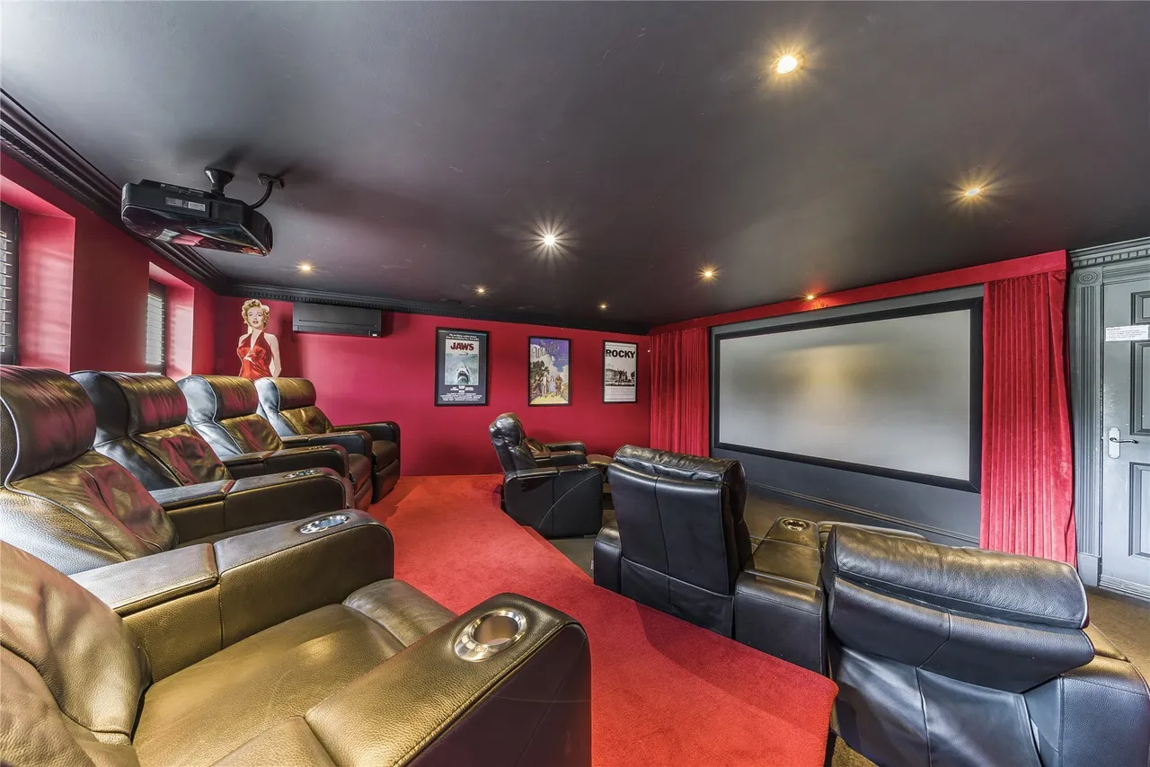 Wood Way, Farnborough Park, BR6, photo 9