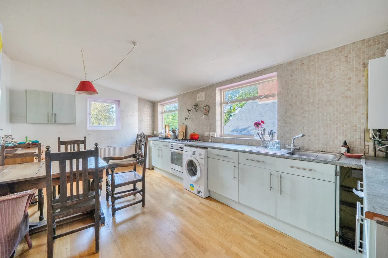 Knights Hill, SE27, photo 4