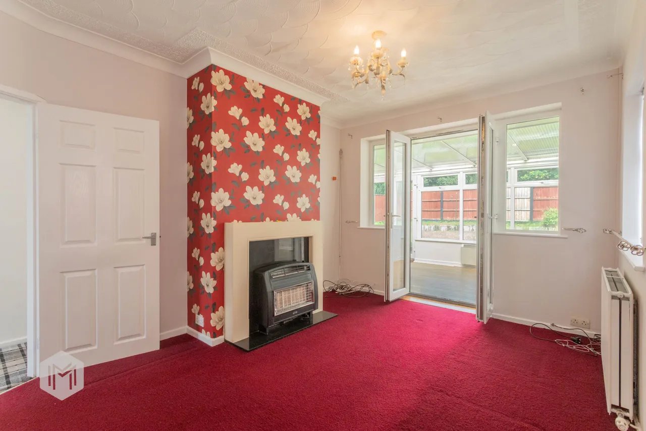 Thorns Road, Bolton, BL1 6PD, photo 2