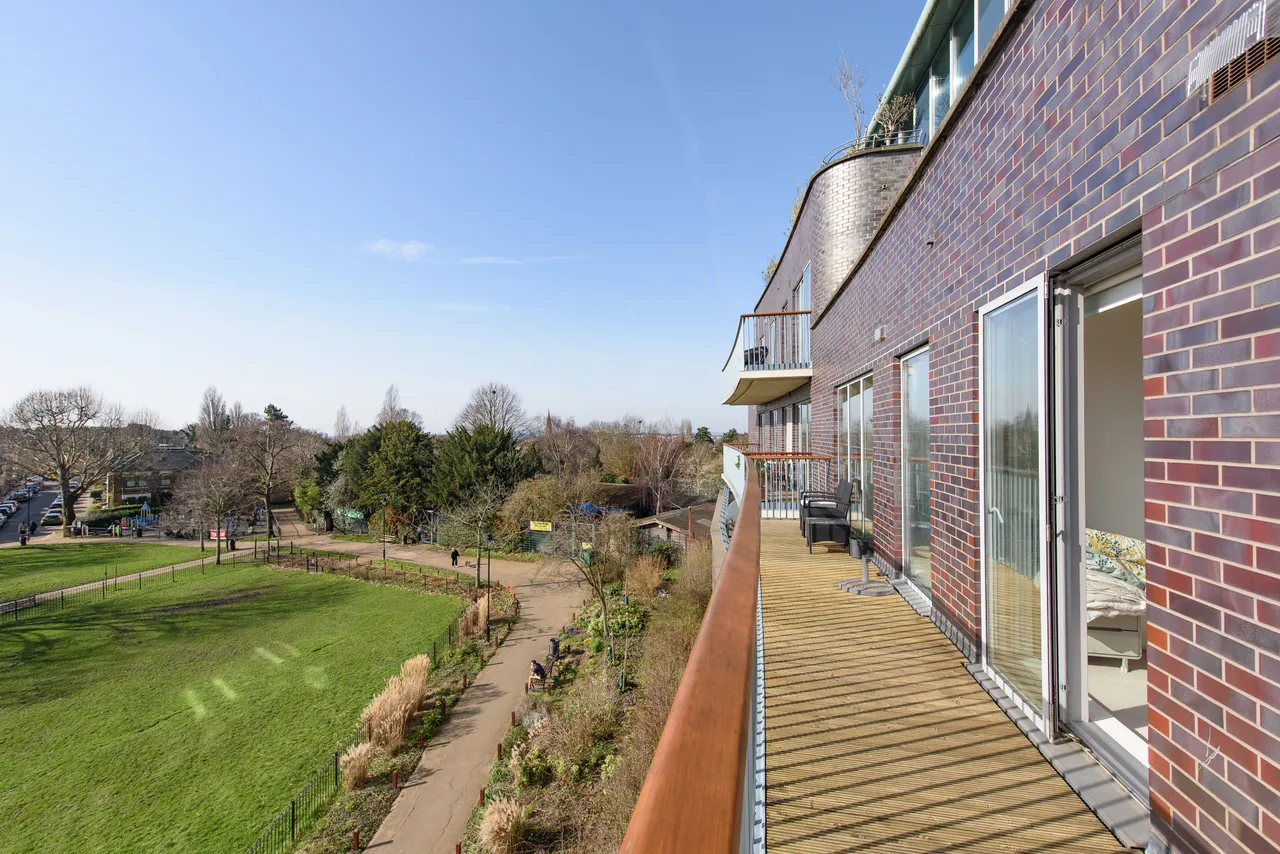 London, NW6, photo 14