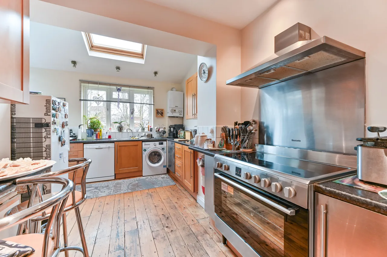 238 Norbury Avenue, London, photo 4