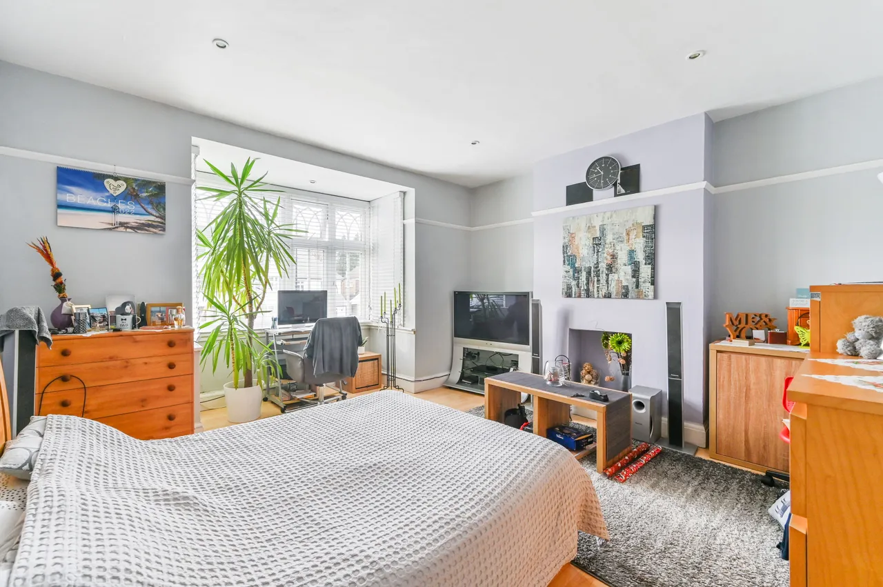 238 Norbury Avenue, London, photo 5