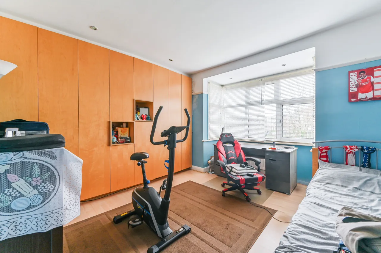 238 Norbury Avenue, London, photo 6
