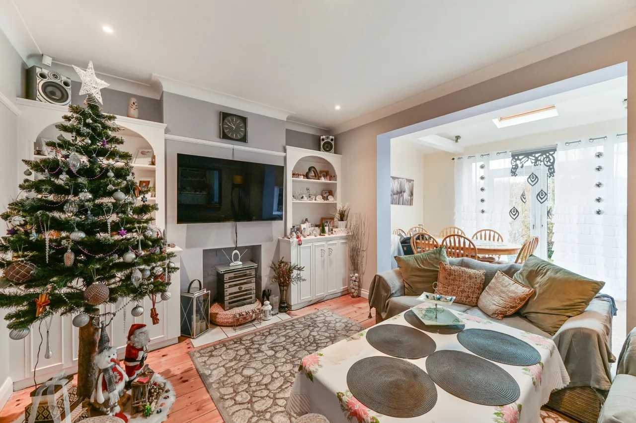 238 Norbury Avenue, London, photo 2