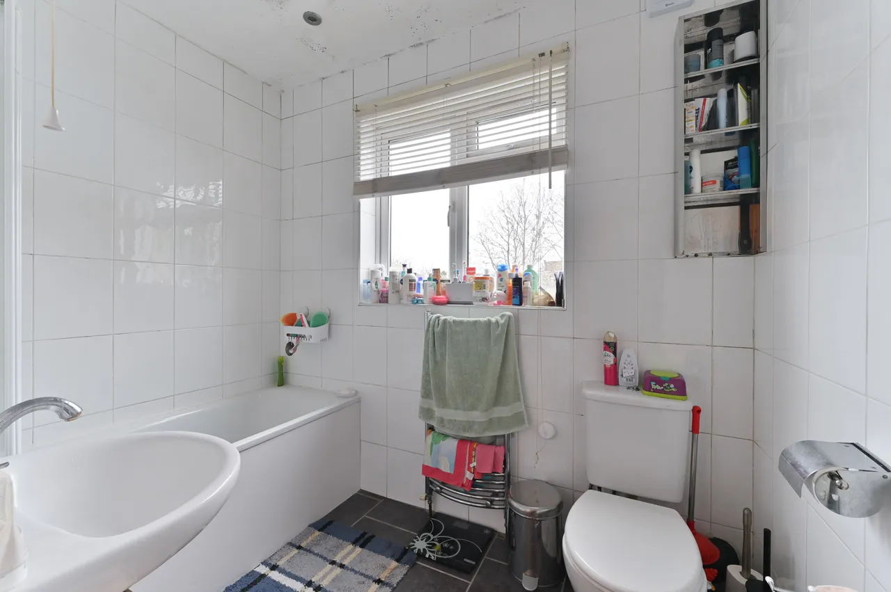238 Norbury Avenue, London, photo 8