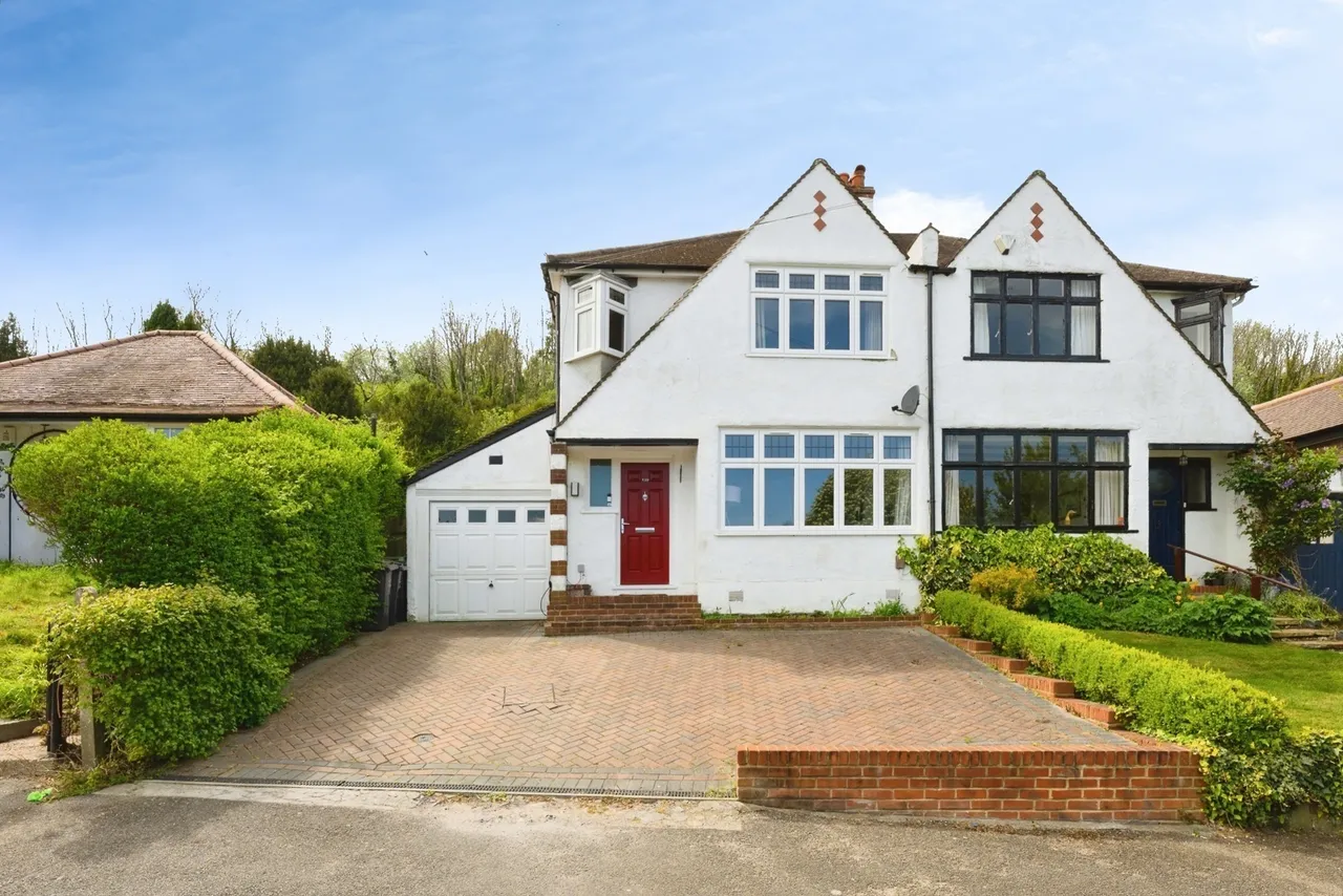 3 bed house for sale — Valley Road, Kenley, CR8