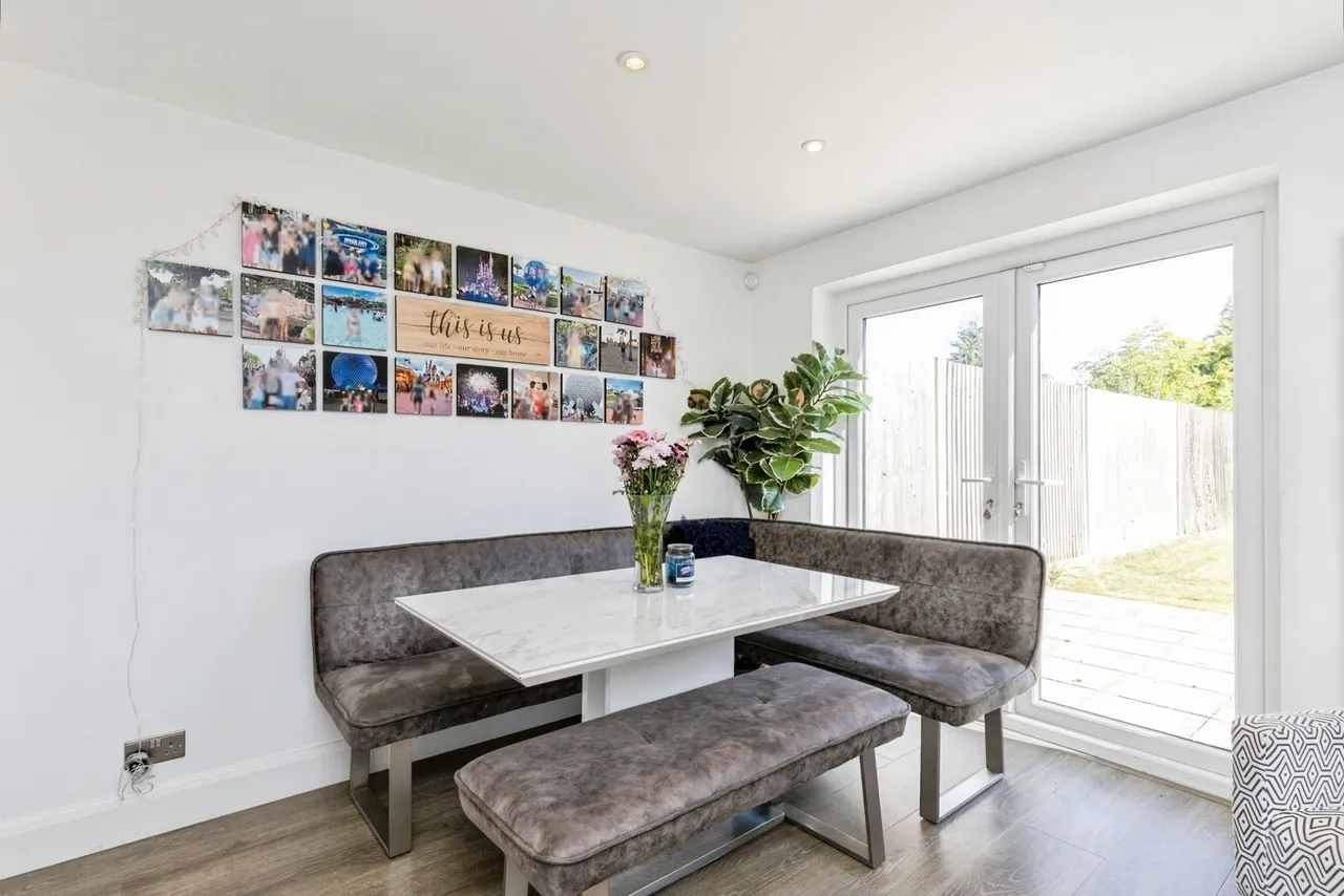 Sycamore Avenue, Horsham, RH12, photo 5