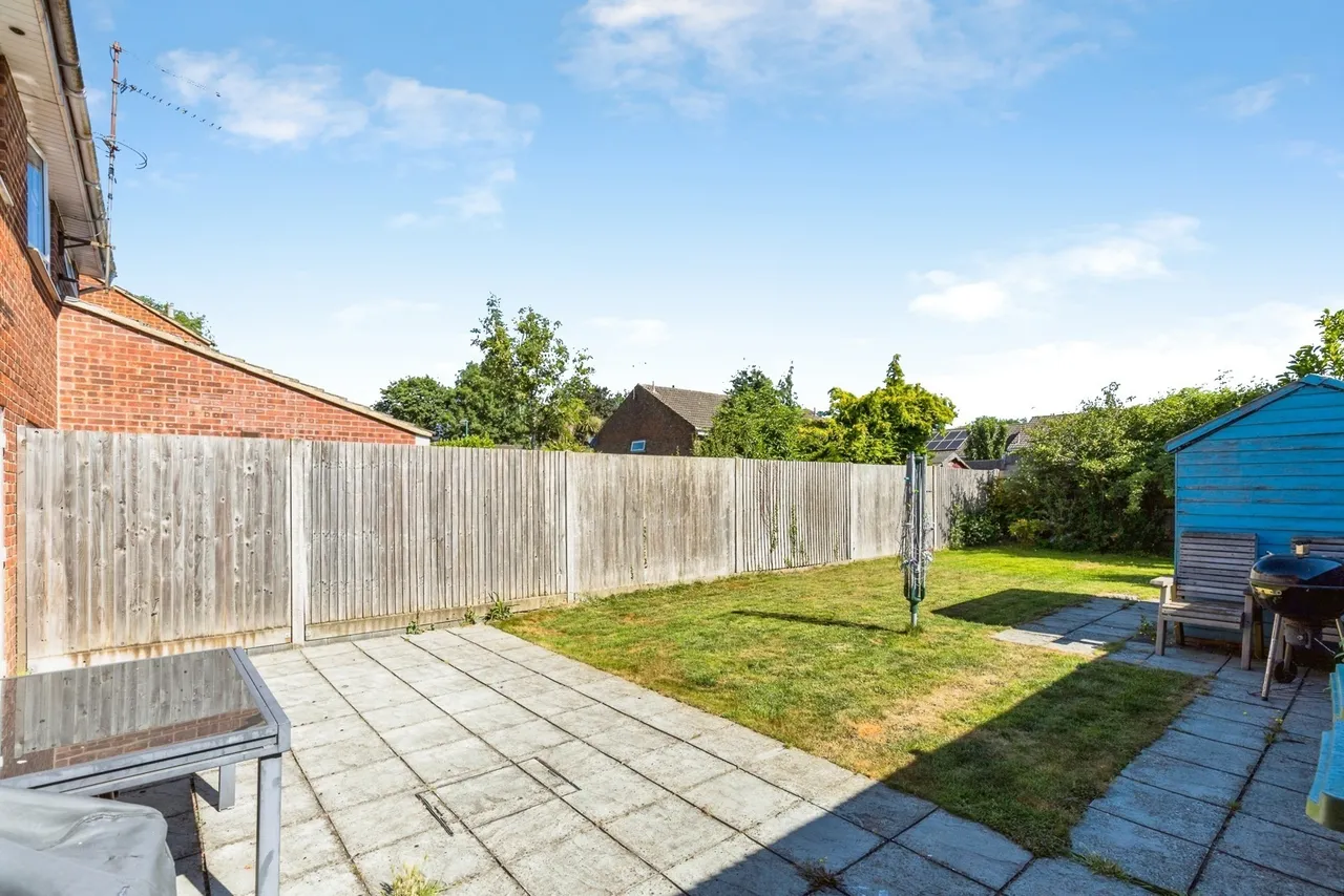 Sycamore Avenue, Horsham, RH12, photo 20