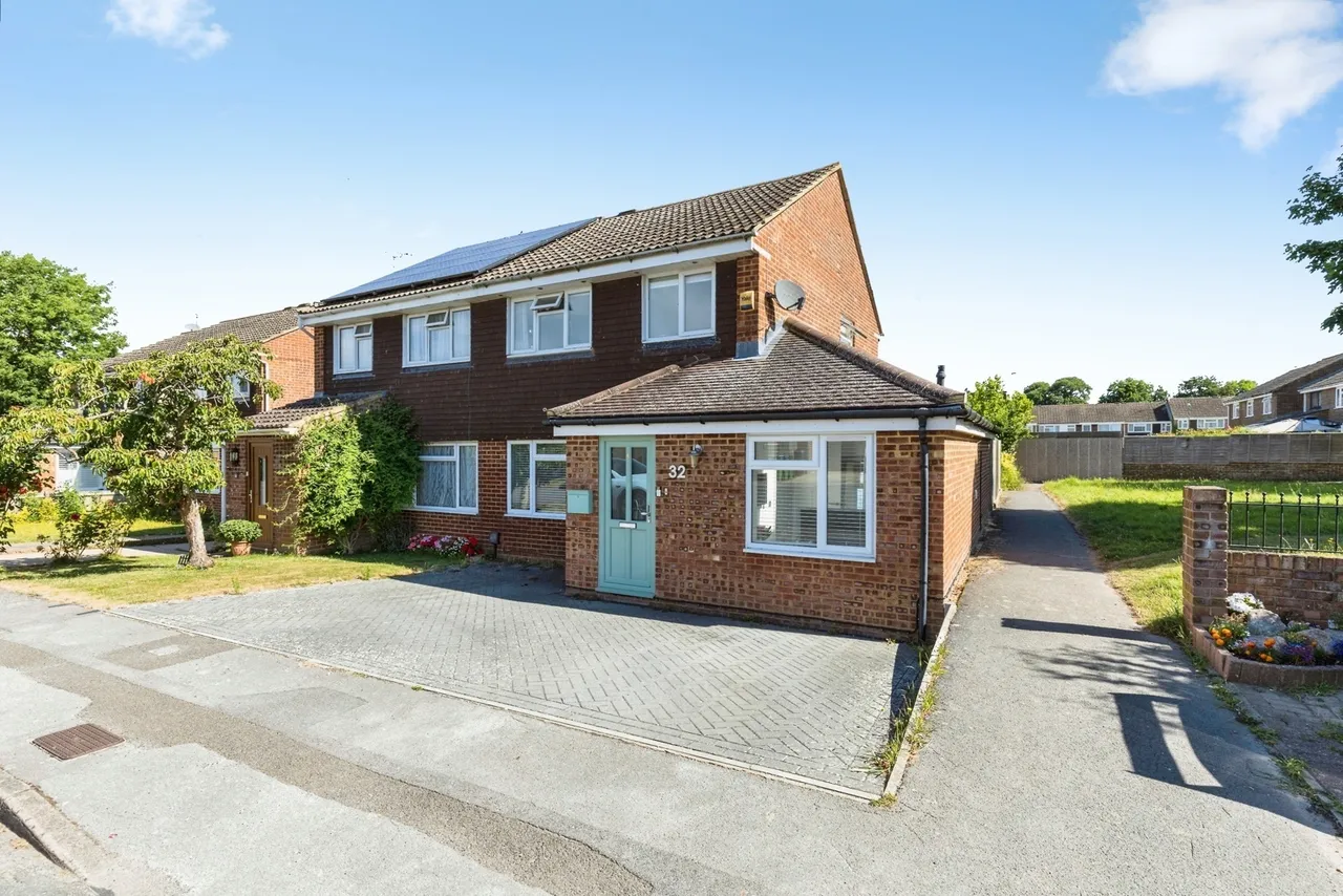 4 bed house for sale, Sycamore Avenue, Horsham, RH12