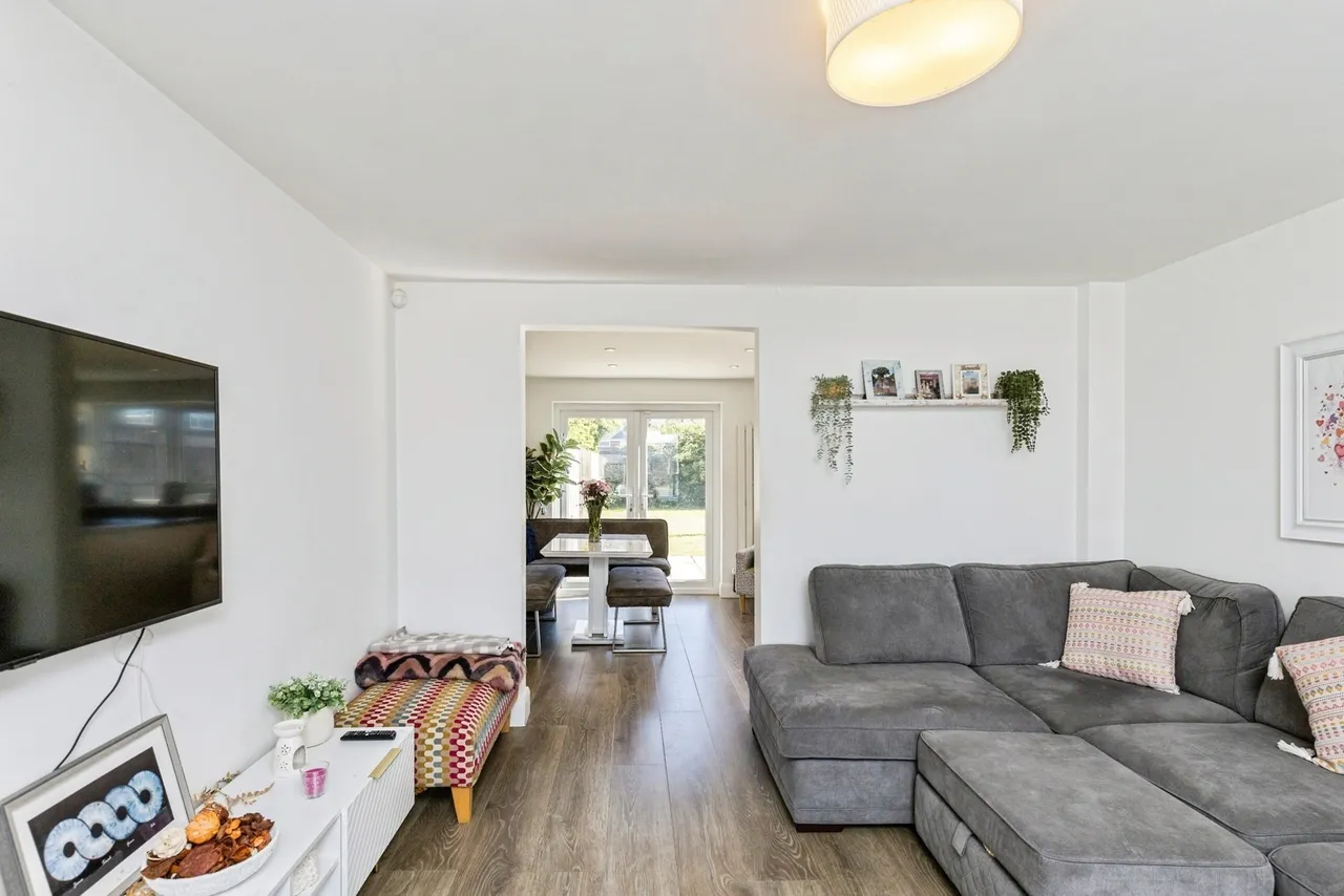 Sycamore Avenue, Horsham, RH12, photo 6