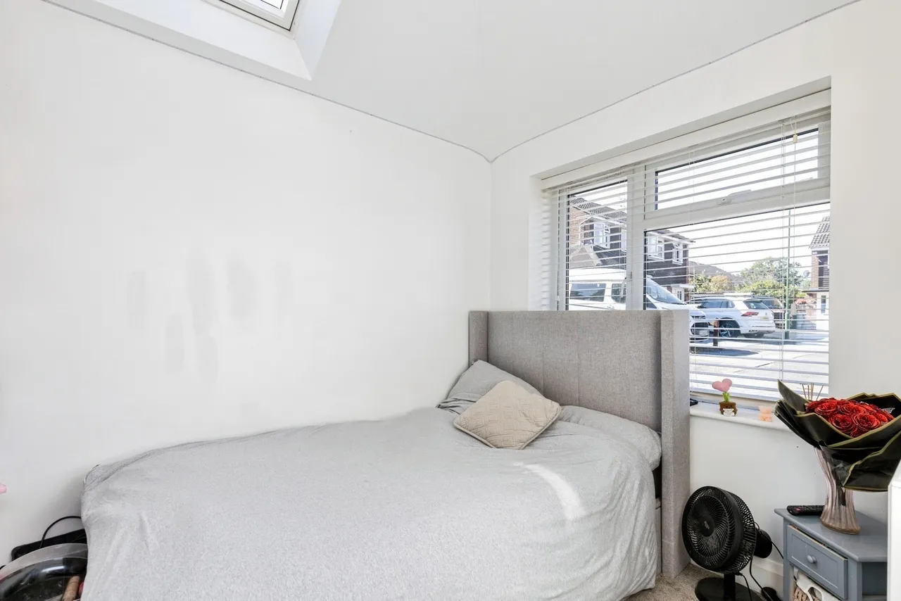 Sycamore Avenue, Horsham, RH12, photo 16