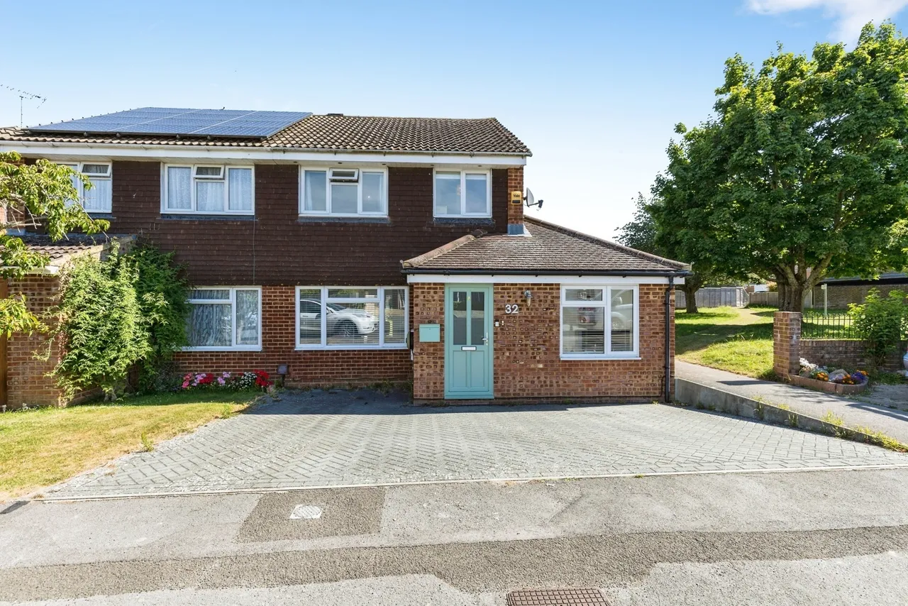 Sycamore Avenue, Horsham, RH12, photo 19