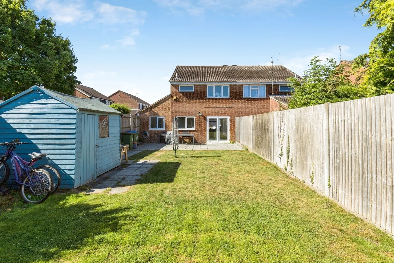 Sycamore Avenue, Horsham, RH12, photo 7