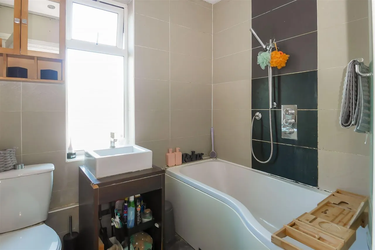 Sandfield Avenue, Wick, photo 11