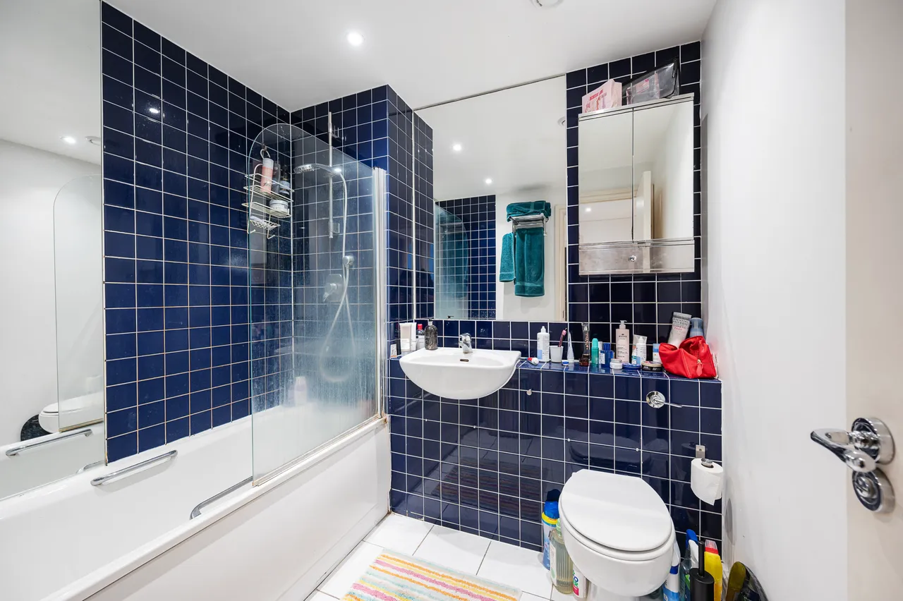 Flat 309 Naylor Building West, 1 Assam Street, London, photo 7