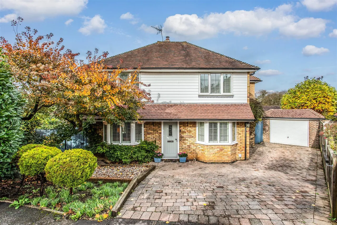 3 bed house for sale — Claremont Rise, Uckfield, East Sussex, TN22 2AH