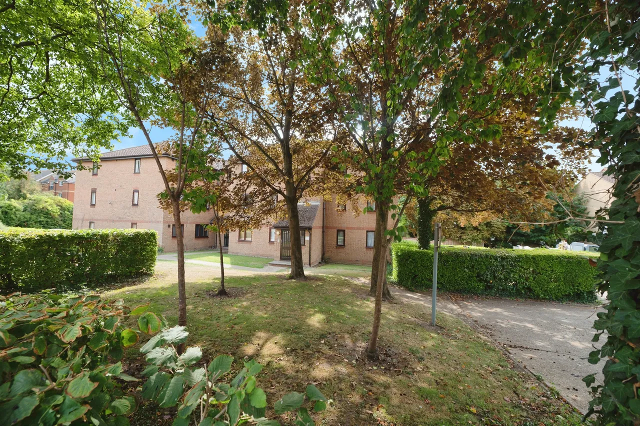 Linnet Way, Purfleet-On-Thames, RM19, photo 11