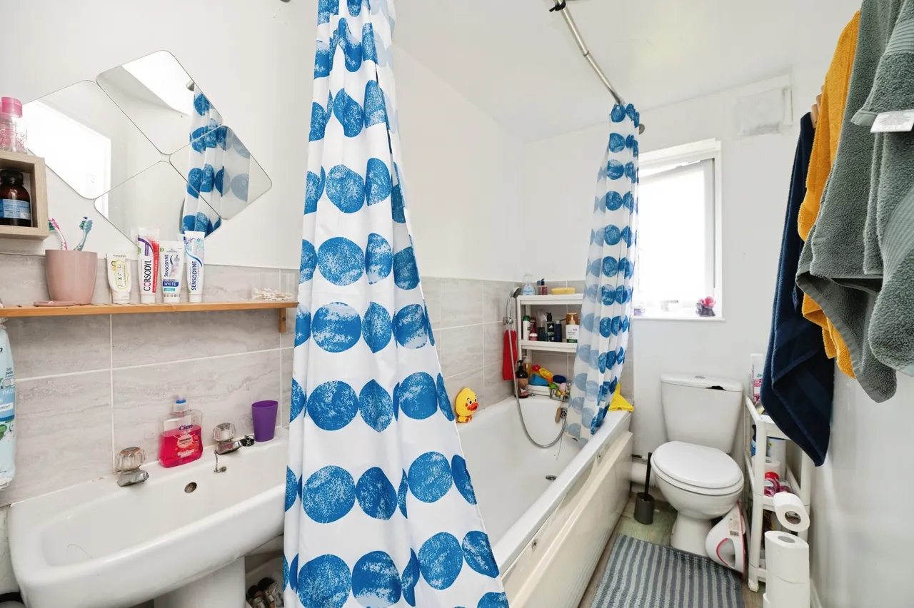 Linnet Way, Purfleet-On-Thames, RM19, photo 10