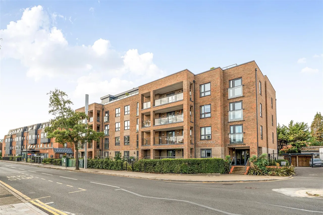 1 bed flat for sale, Marsh Road, Pinner, HA5