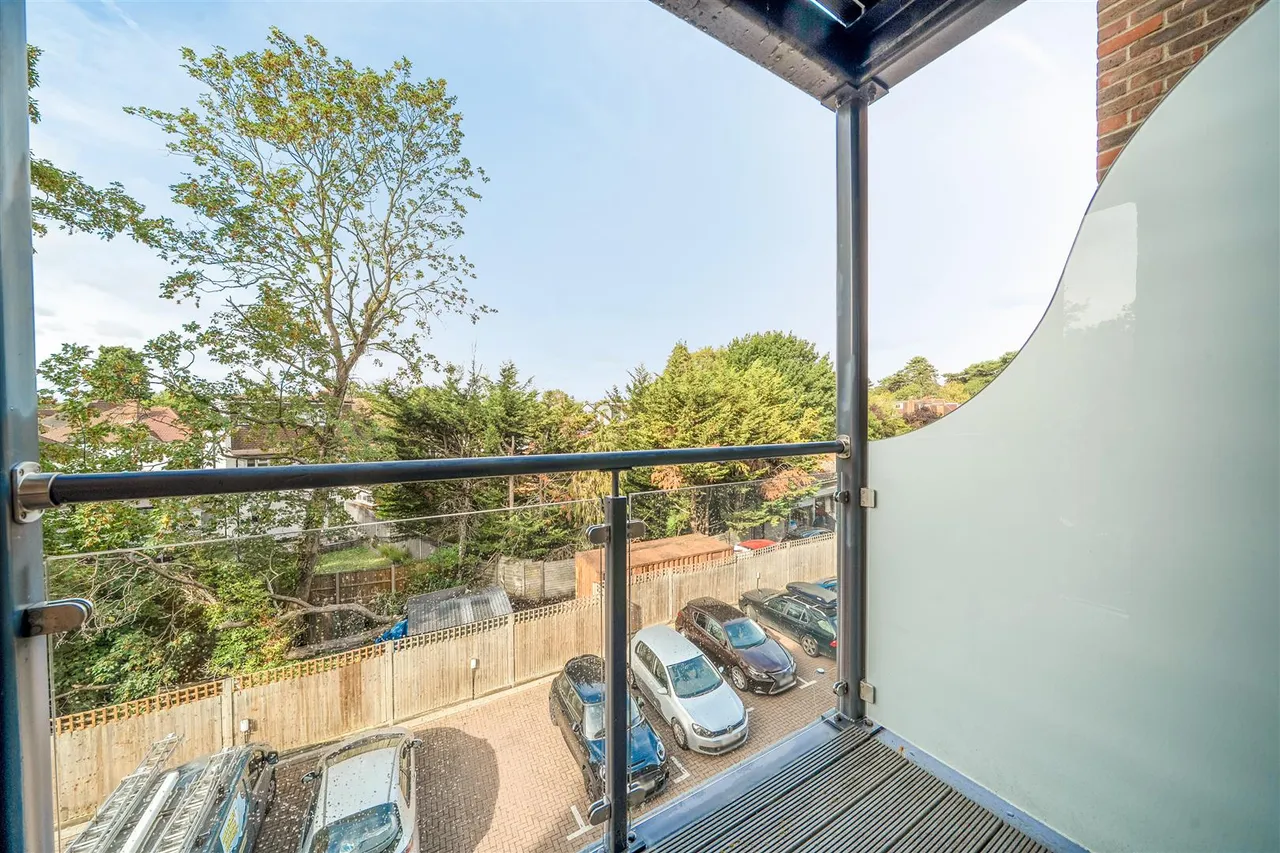 Marsh Road, Pinner, HA5, photo 5