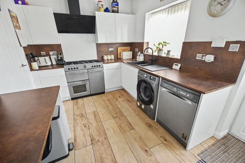 Whitehall Road, Leeds, LS12, photo 14