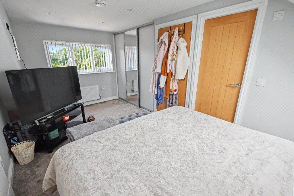 Whitehall Road, Leeds, LS12, photo 16