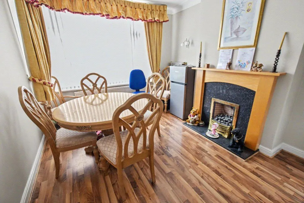 Whitehall Road, Leeds, LS12, photo 4
