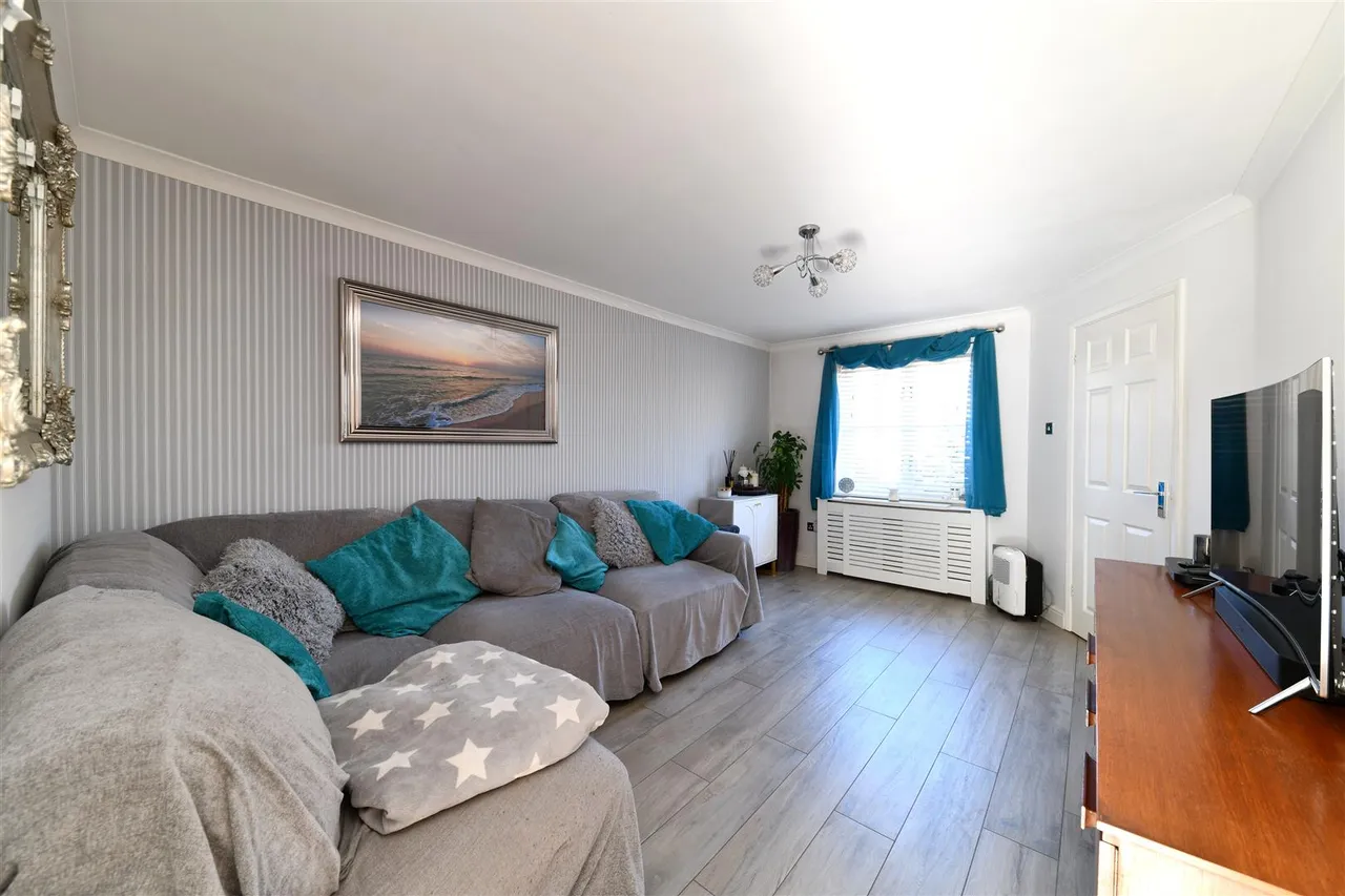 Thirlmere, Stevenage, Herts, SG1 6AQ, photo 4