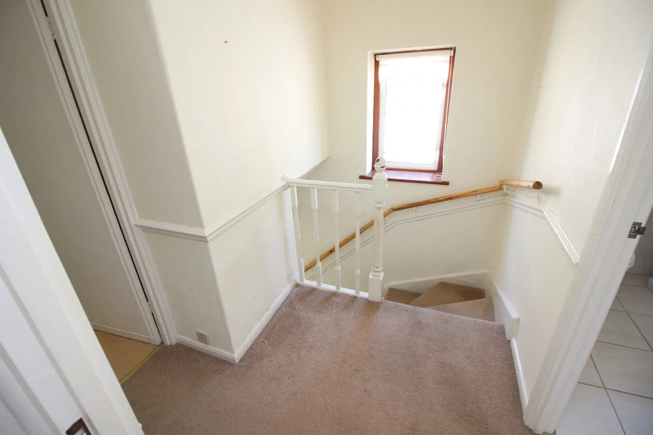 Stoneleigh Park Road, EPSOM, Surrey, Epsom, KT190RQ, photo 8
