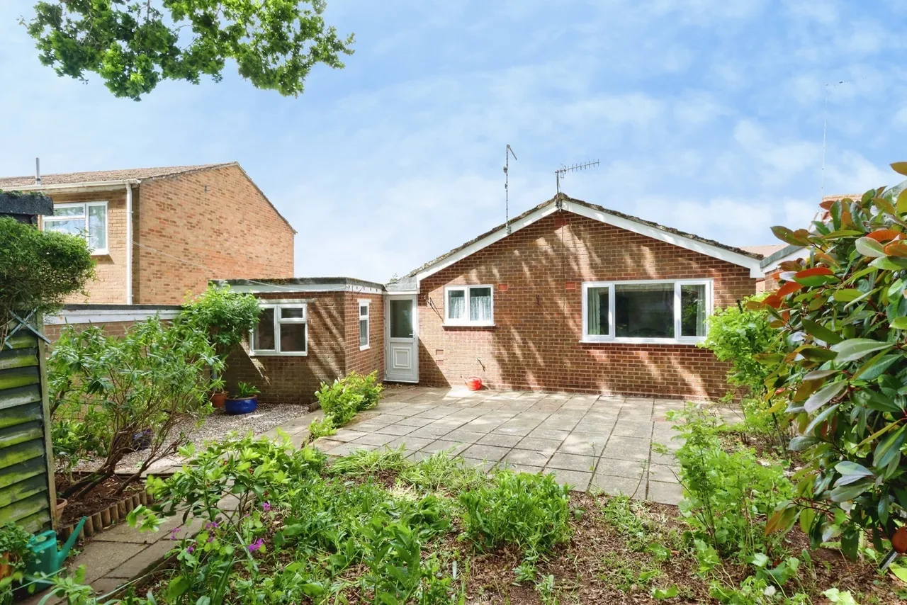 Seliot Close, Oakdale, BH15, photo 4