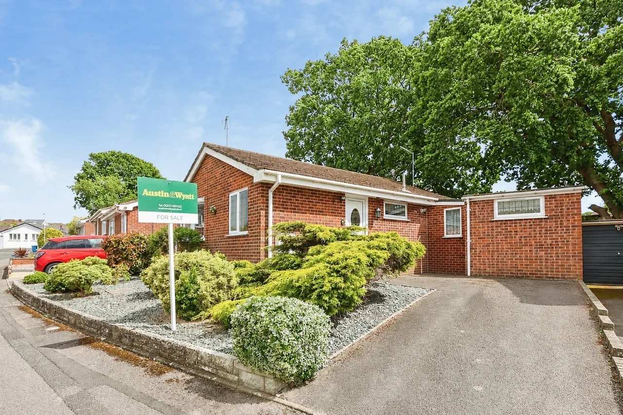 3 bed house for sale, Seliot Close, Oakdale, BH15